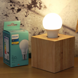   Philips E27 LED 8W 806lm 2700K melegfehér 180° - 60W izzó helyett