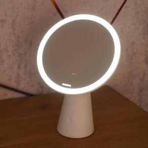   Philips tölthető asztali LED lámpa sminktükörrel, szabályozható, 4,5W, fehér (Mirror)
