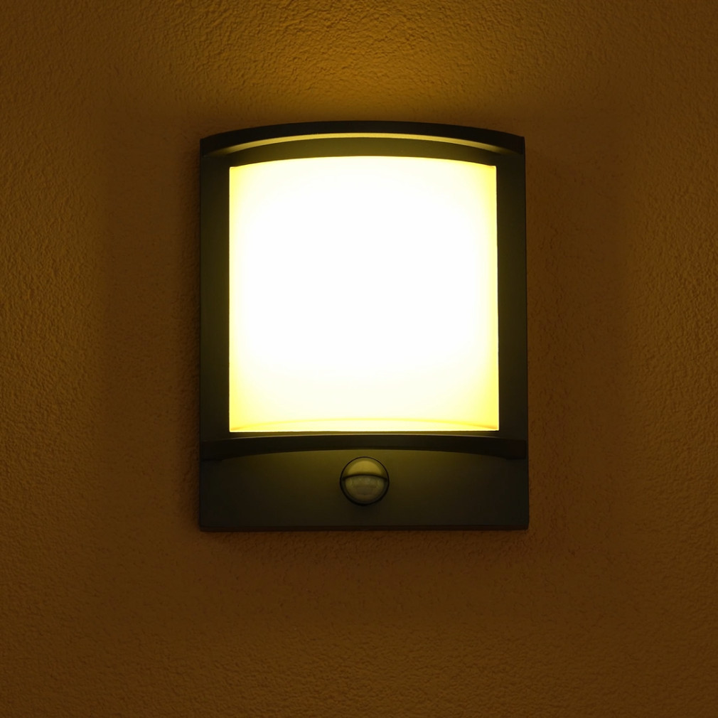 Philips mozgásérzékelős fali lámpa kültérre, 3,8 W (Samondra)