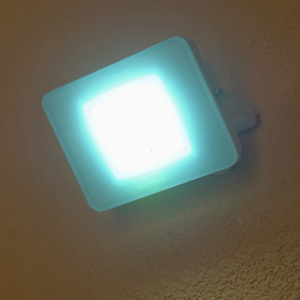 LED reflektor 10 W, hidegfehér, fehér színű (Faedo)