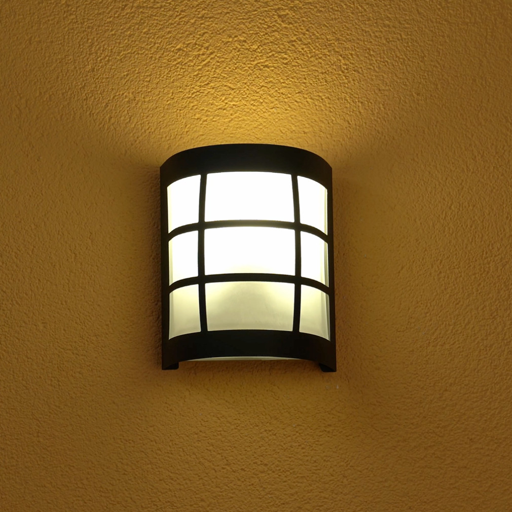 Kültéri fali lámpa, szatinált üveg (Cerno 1)