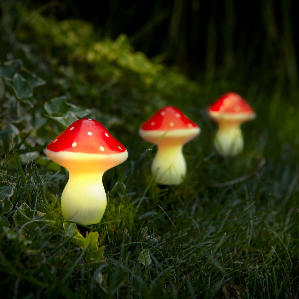 Napelemes világító gombák piros színben, 3 darabos